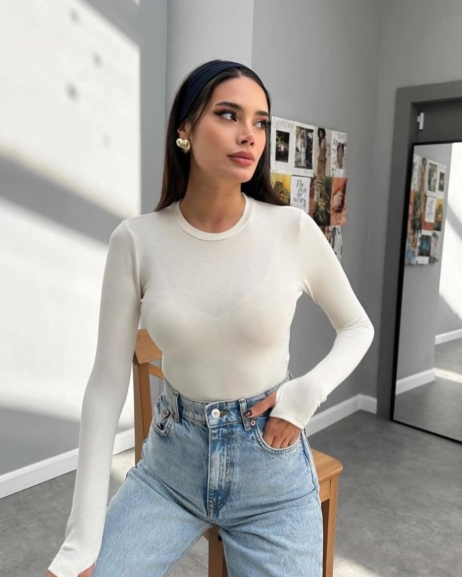 Beyaz Parmak Geçirmeli Bisiklet Yaka Kadın Body