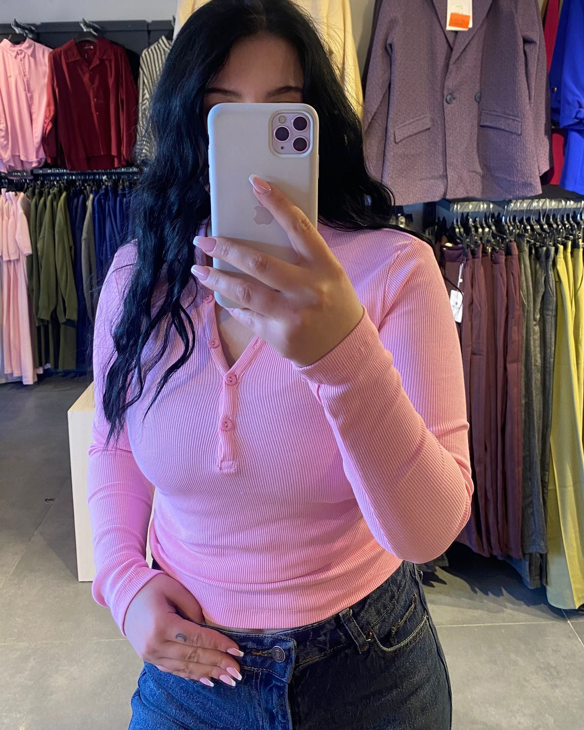 #pembe #bluz #kaşkorse #kadınmoda #günlükkombin #trend #stil #rahatgiyim #fitstil #kombin