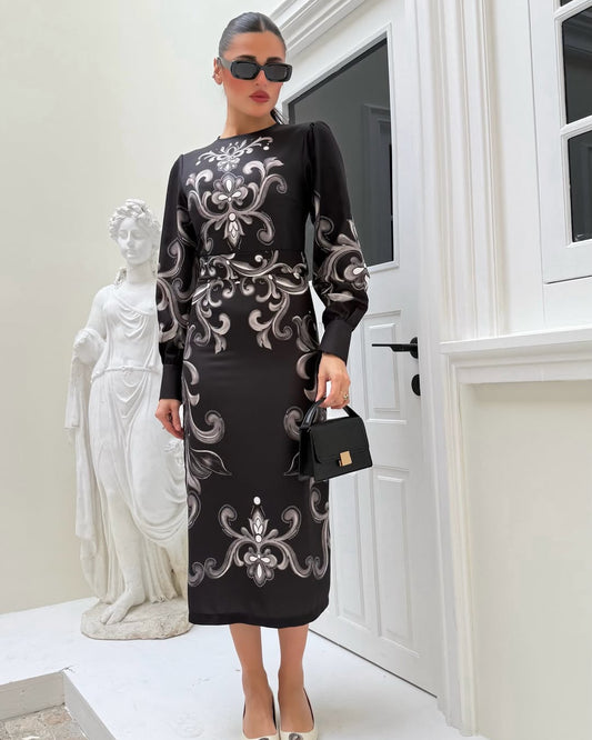 #siyahdesenli #poliviskon #kadınelbise #şıkelbise #günlükstil #desenlielbise #kadınmoda #fashion #trend #stil