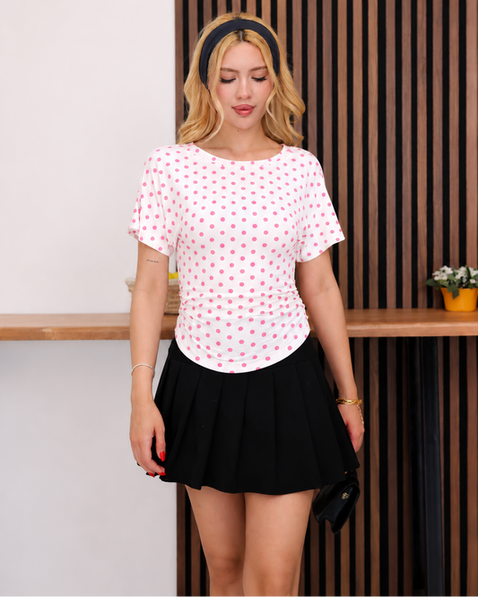 #pembetshirt #puantiyeli #yarasakol #kadıntshirt #şıktişört #günlükstil #kadınmoda #fashion #trend #stil