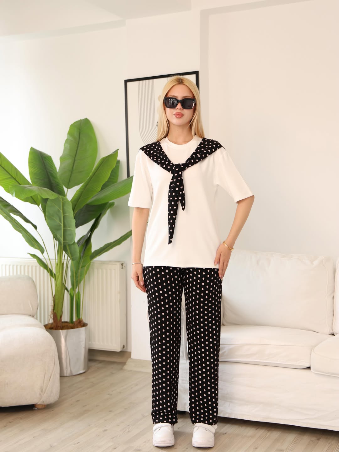 #siyah #ikilitakım #modal #puantiye #fular #kadınmoda #şıkkombin #trend #fashion #stil