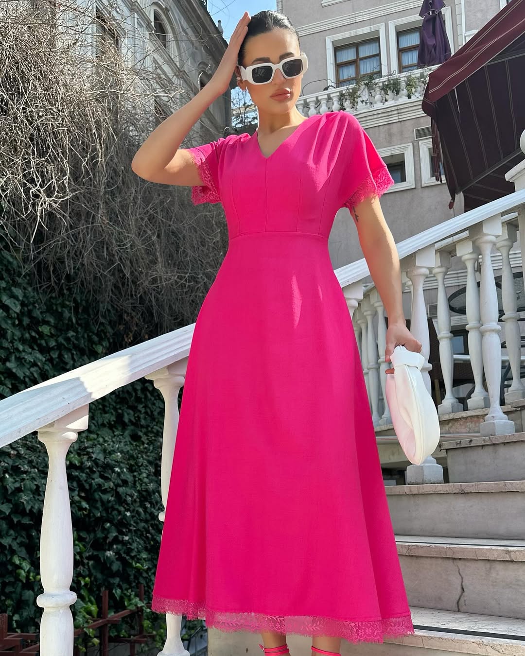 Pembe Yaka Dantel Detaylı Keten Kadın Elbise