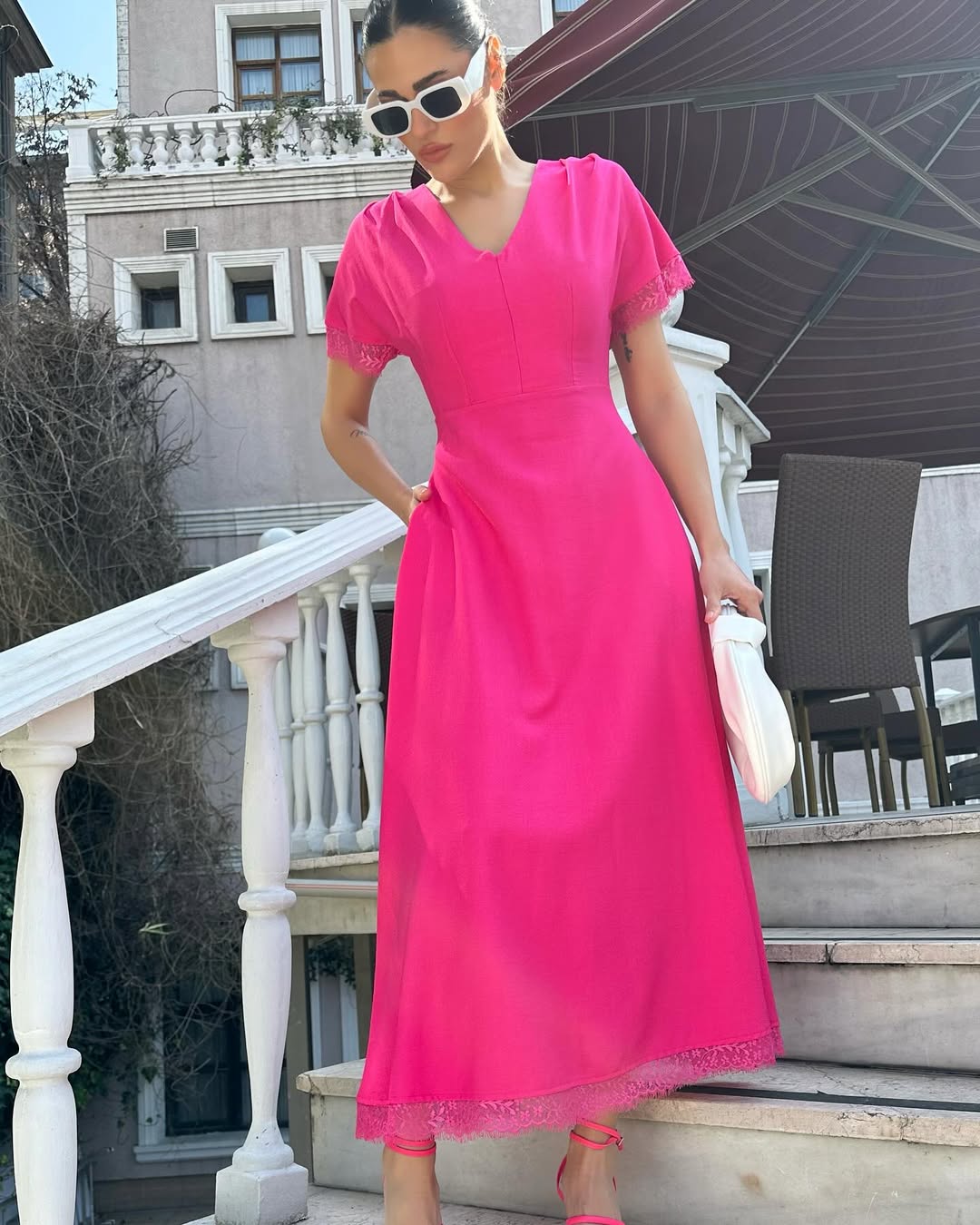Pembe Yaka Dantel Detaylı Keten Kadın Elbise