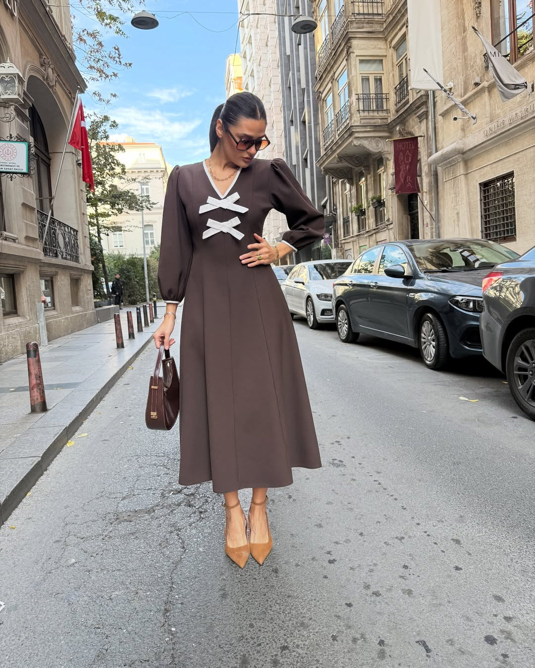 #kahverengielbise #balonkol #kurdeledetaylı #poliviskon #kadınelbise #şıkelbise #kadınmoda #fashion #trend #stil