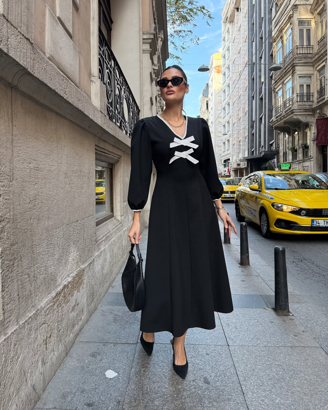 #siyahelbise #balonkol #kurdeledetaylı #poliviskon #kadınelbise #şıkelbise #kadınmoda #fashion #trend #stil