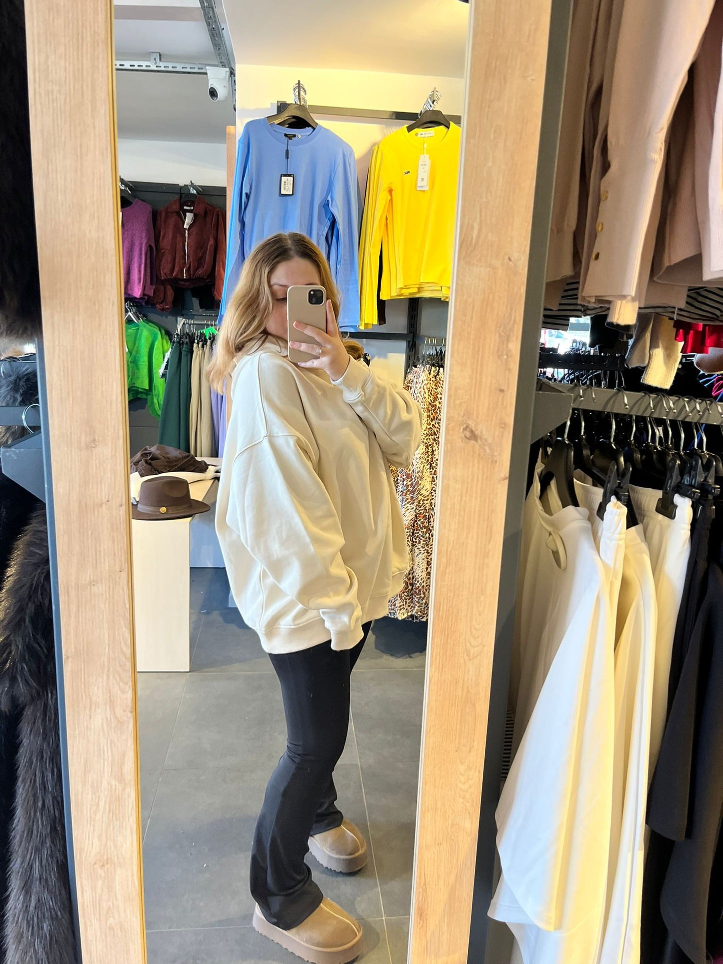 Taş Renk Oversize Şardonlu Kapşonlu Sweatshirt