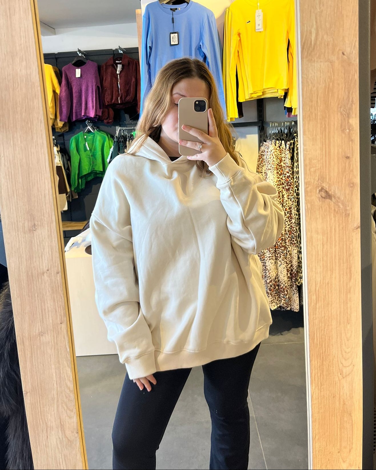 Taş Renk Oversize Şardonlu Kapşonlu Sweatshirt