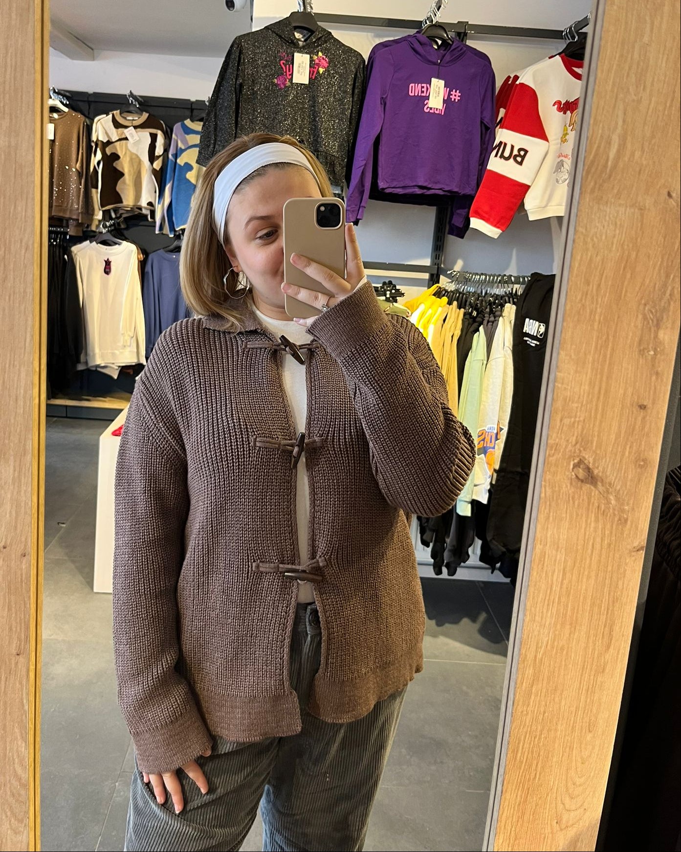 Acı Kahve Düğme Detaylı Kadın Hırka