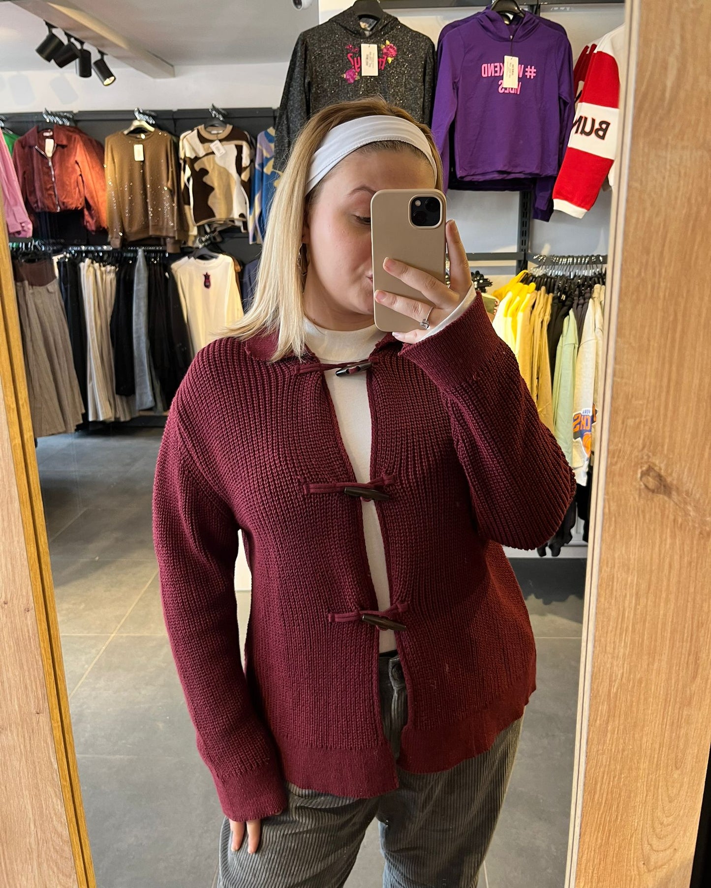 Bordo Düğme Detaylı Kadın Hırka