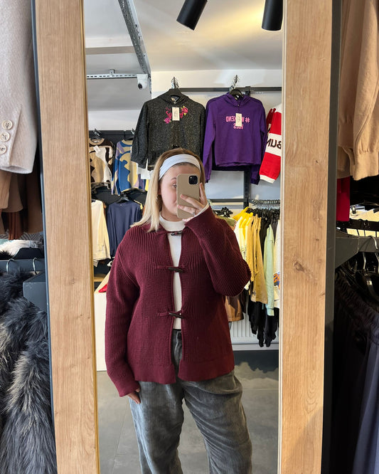 Bordo Düğme Detaylı Kadın Hırka