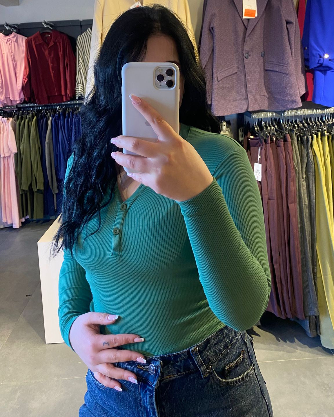 #yeşil #bluz #kaşkorse #kadınmoda #günlükkombin #trend #stil #rahatgiyim #basicstil #kombin