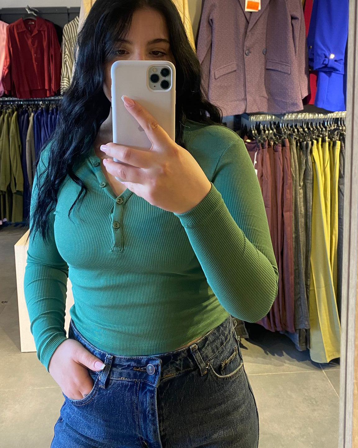 #yeşil #bluz #kaşkorse #kadınmoda #günlükkombin #trend #stil #rahatgiyim #basicstil #kombin