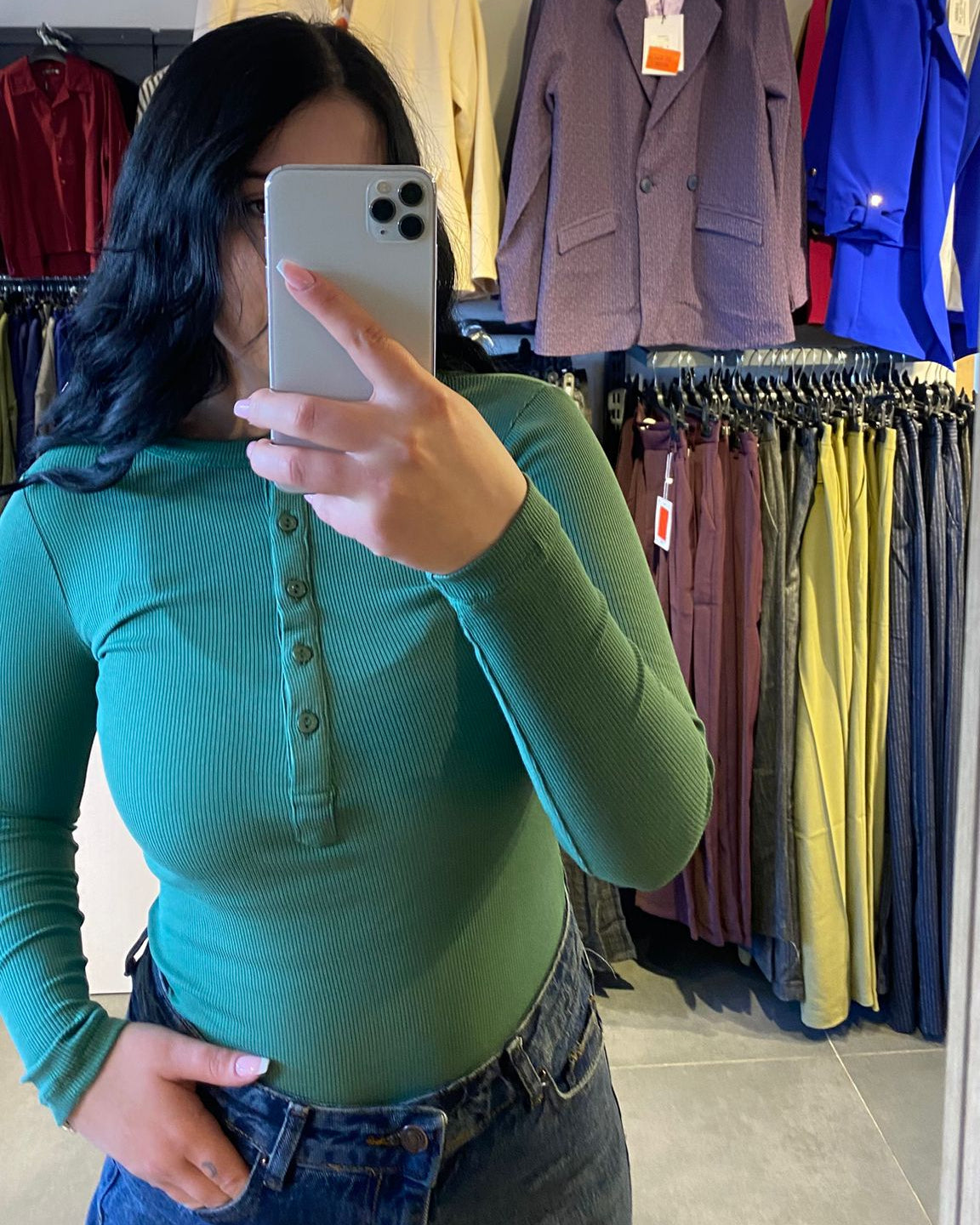 #yeşil #bluz #kaşkorse #basicstil #kadınmoda #günlükkombin #trend #stil #rahatgiyim #kombin