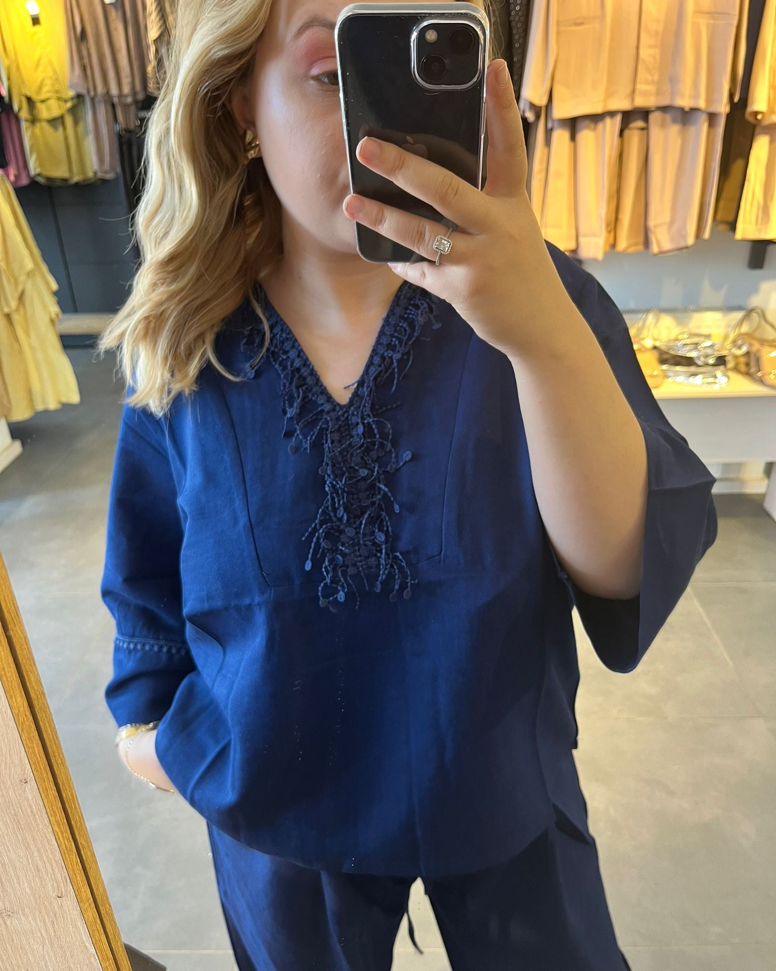 #takım #kadınmoda #şıkkombin #v yaka #lacivert #siyah #trend #stil #günlükkombin #fashion