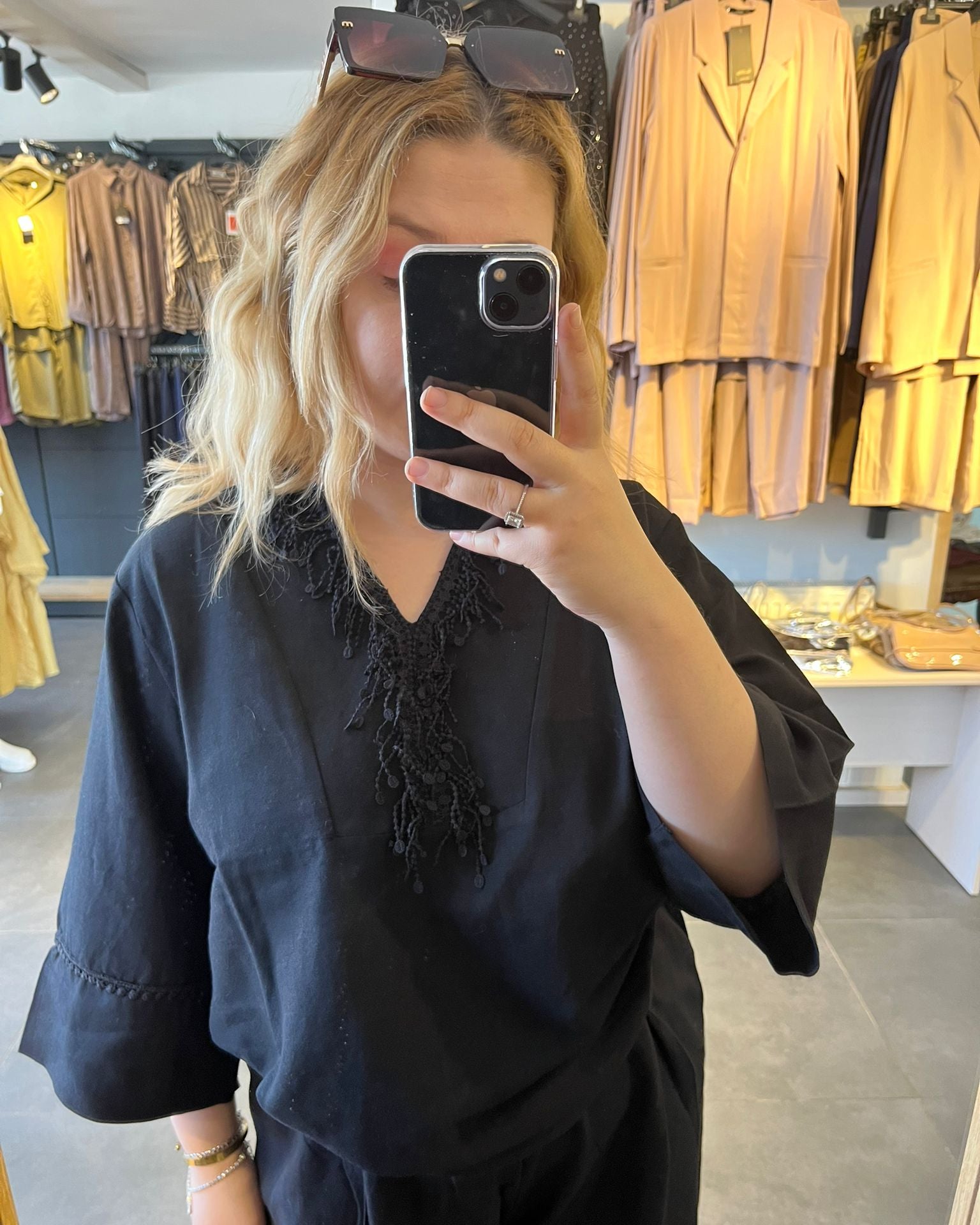 #siyah #dantel #takım #kadınmoda #şıkkombin #gecestili #trend #stil #zarif #fashion