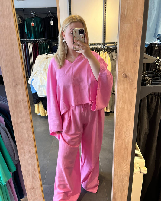 #pembe #keten #takım #panço #kadınmoda #yazlıkstil #şıkkombin #trend #stil #fashion