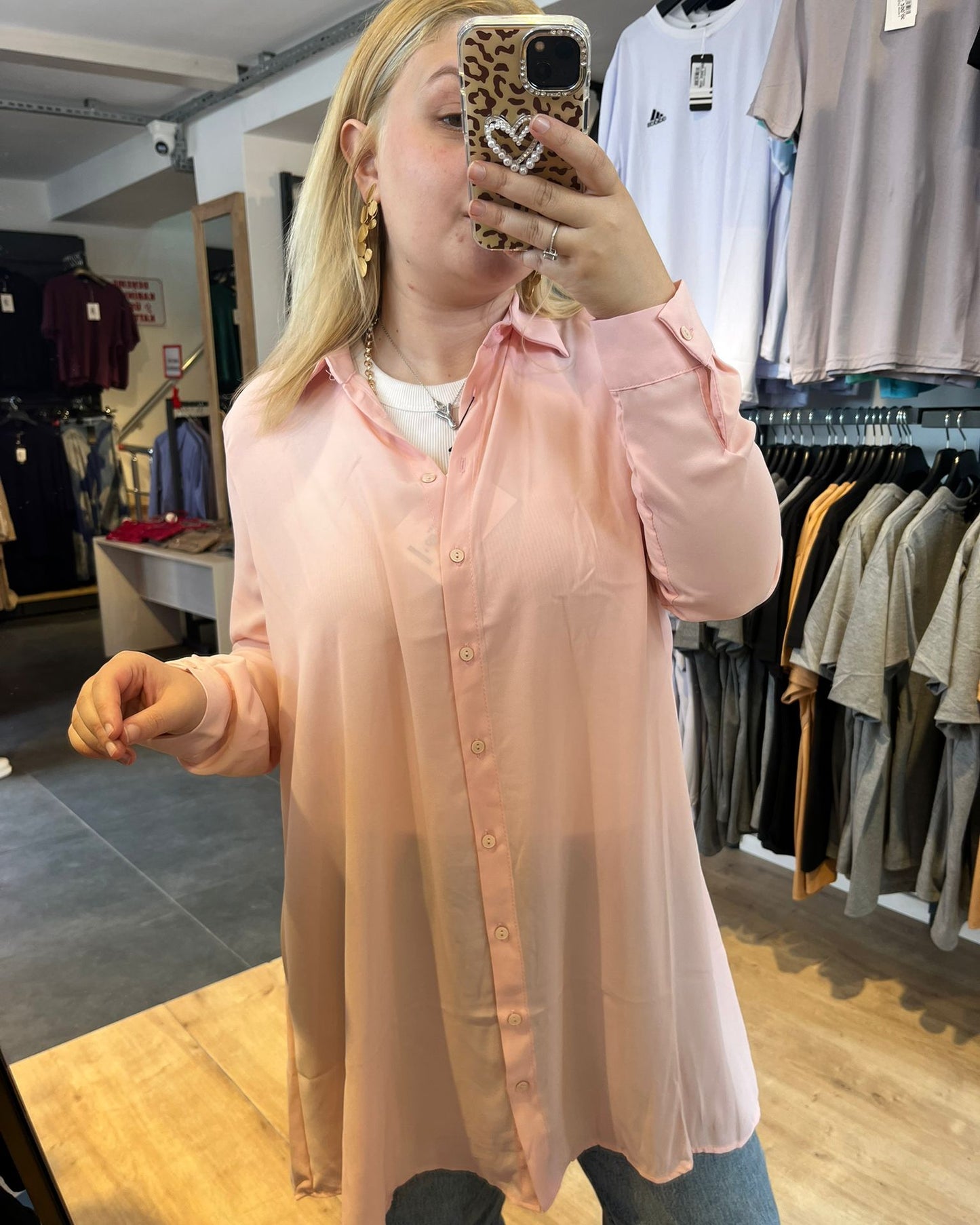 #açıkpembe #saten #tunik #gömlek #kadınmoda #şıkkombin #zarifstil #trend #fashion #stil