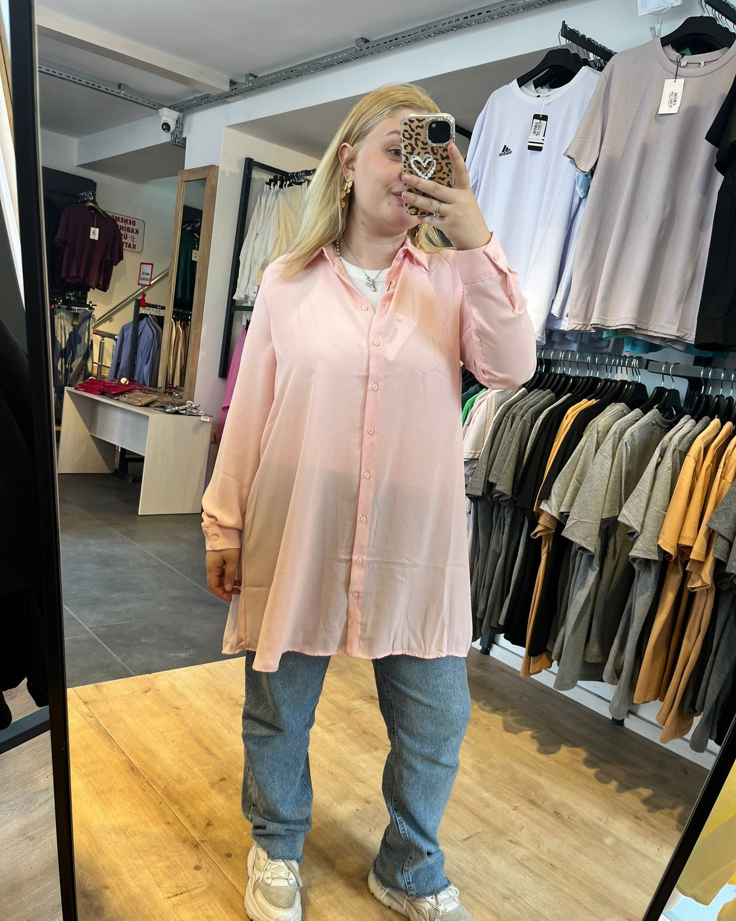 #açıkpembe #saten #tunik #gömlek #kadınmoda #şıkkombin #zarifstil #trend #fashion #stil