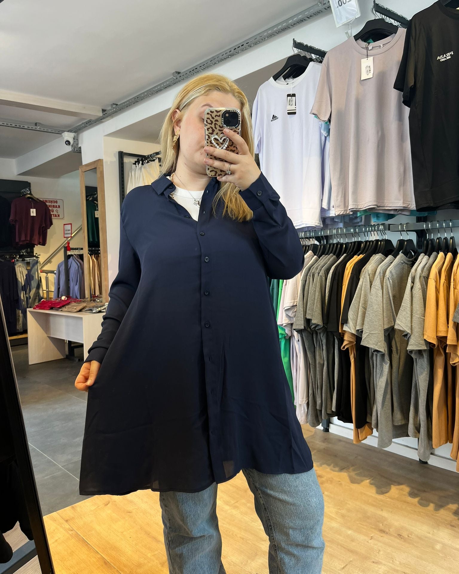 #lacivert #saten #tunik #gömlek #kadınmoda #şıkkombin #zarifstil #trend #fashion #stil