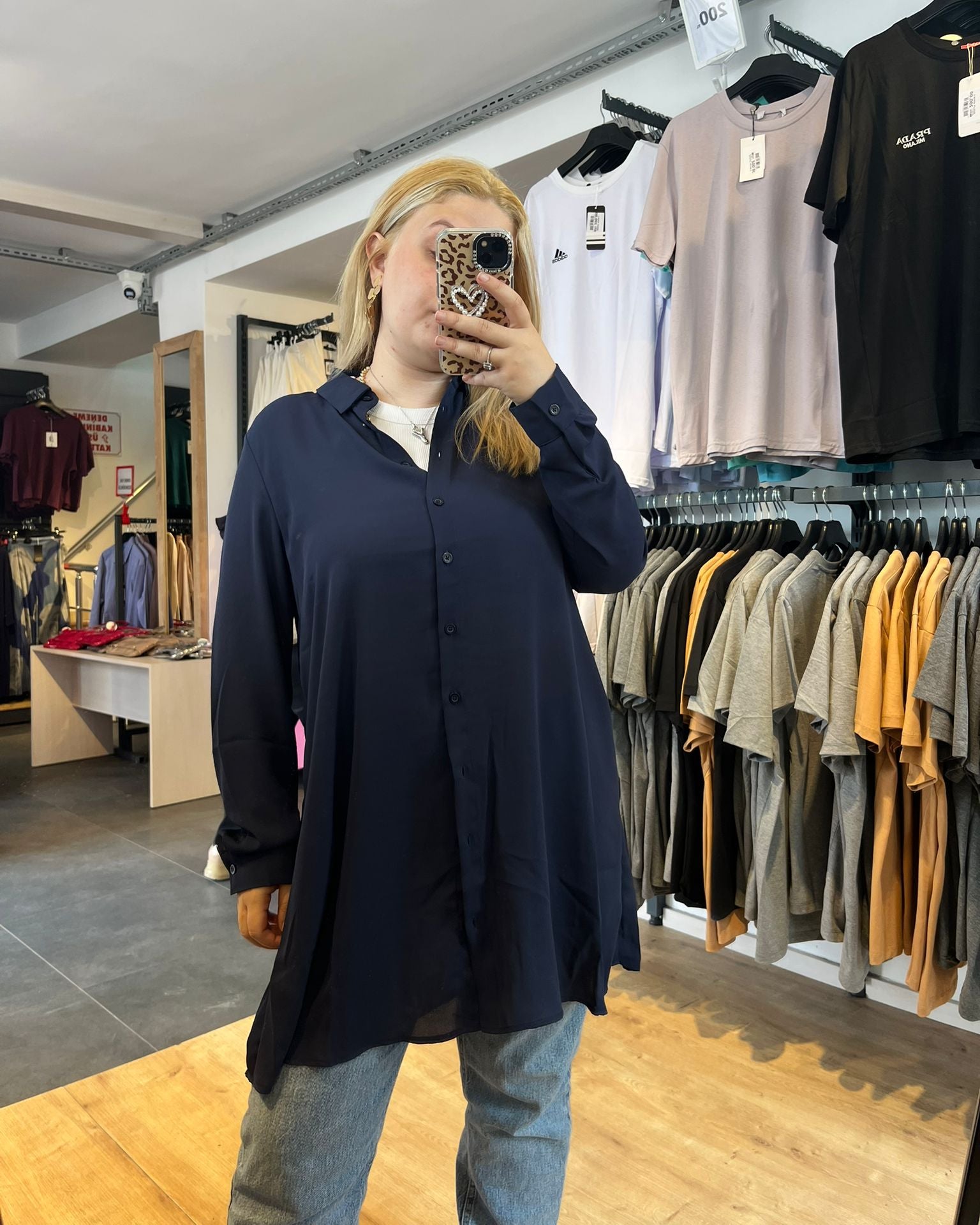 #lacivert #saten #tunik #gömlek #kadınmoda #şıkkombin #zarifstil #trend #fashion #stil