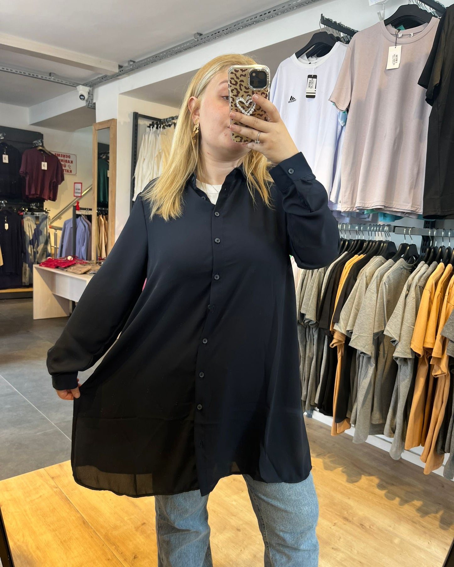 #lacivert #saten #tunik #gömlek #kadınmoda #şıkkombin #zarifstil #trend #fashion #stil