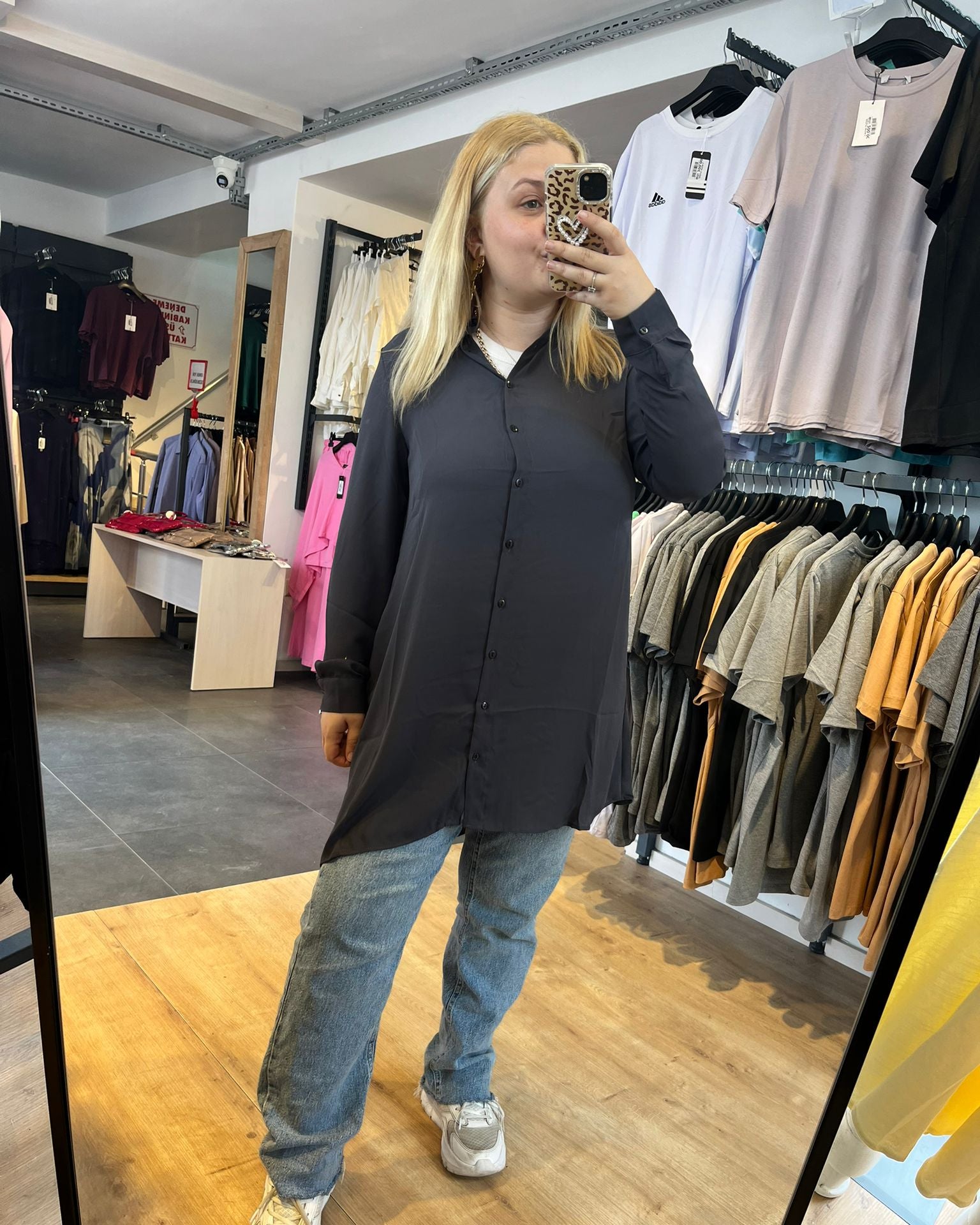 #gri #saten #tunik #gömlek #kadınmoda #minimalstil #şıkkombin #trend #fashion #stil