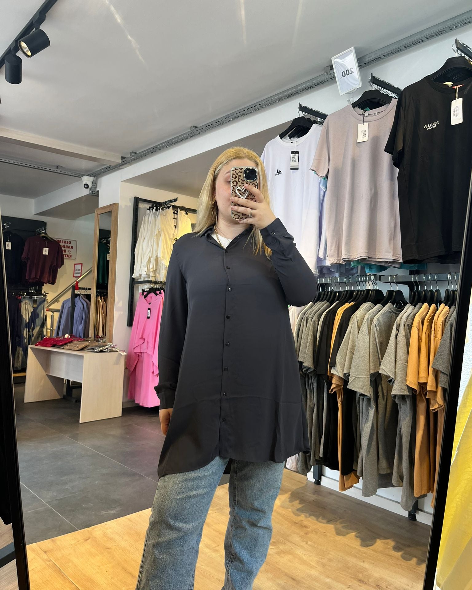 #gri #saten #tunik #gömlek #kadınmoda #minimalstil #şıkkombin #trend #fashion #stil
