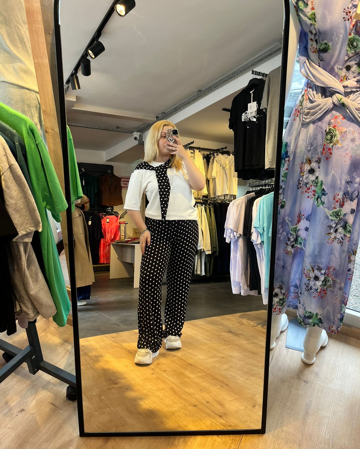 #siyah #ikilitakım #modal #puantiye #fular #kadınmoda #şıkkombin #trend #fashion #stil