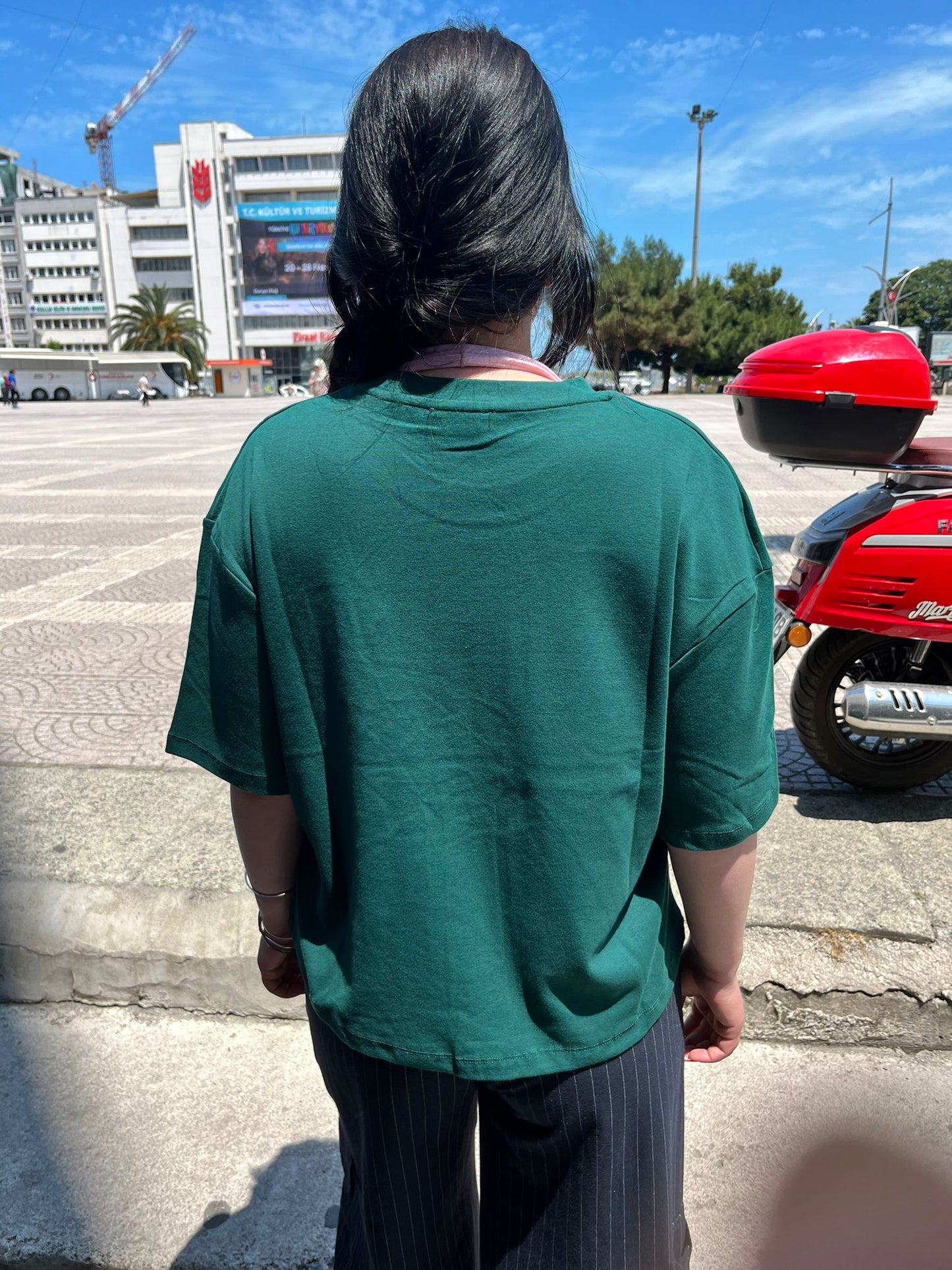 Yeşil Bisiklet Yaka Kadın T-Shirt