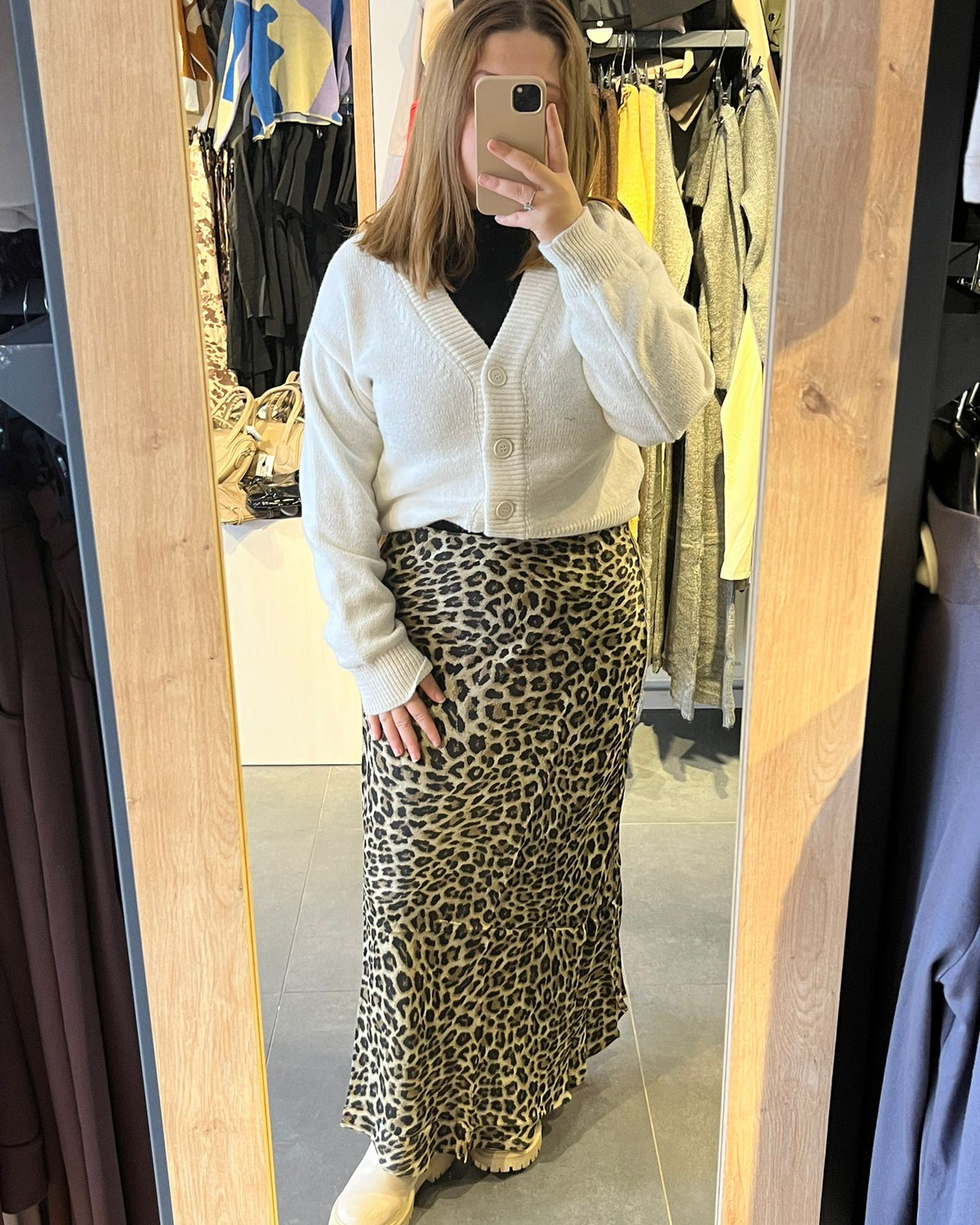 #leopar #satenetek #kadınetek #desenlitek #trend #şıkkombin #feminen #stil #kombin #moda