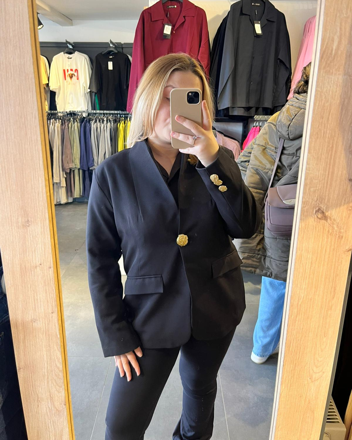 #blazerceket #siyahceket #kadınmoda #kombinönerisi #şıkstil #butikürün #moda2026