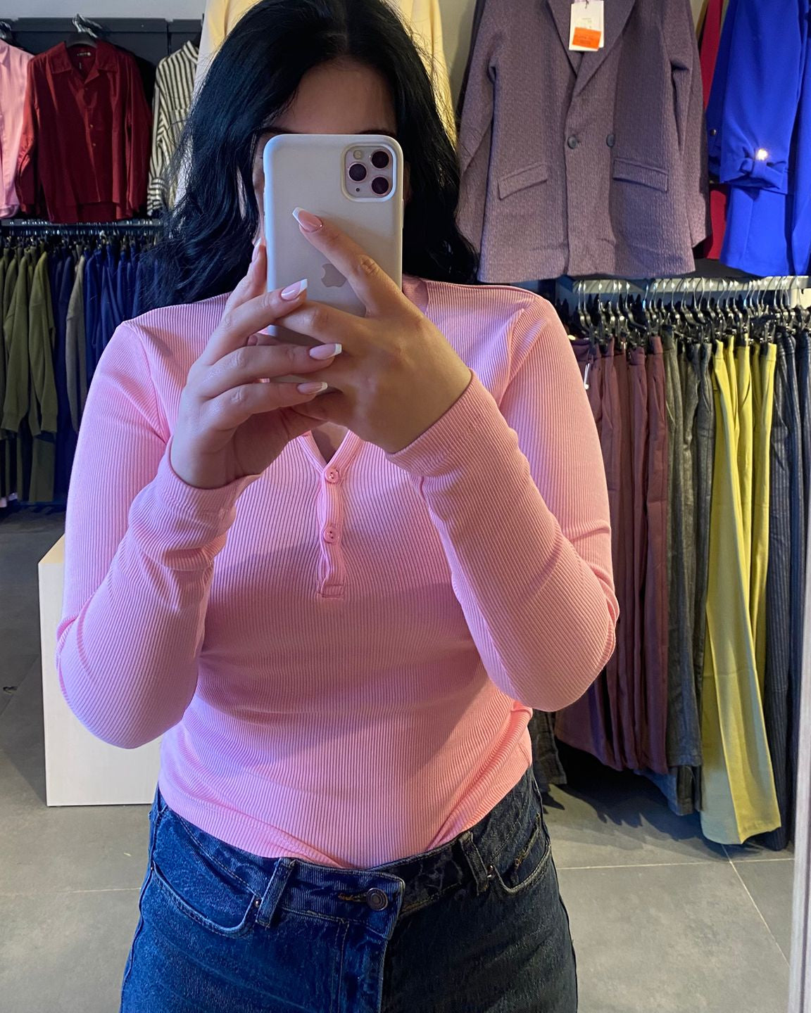#pembe #bluz #kaşkorse #kadınmoda #günlükkombin #trend #stil #rahatgiyim #fitstil #kombin