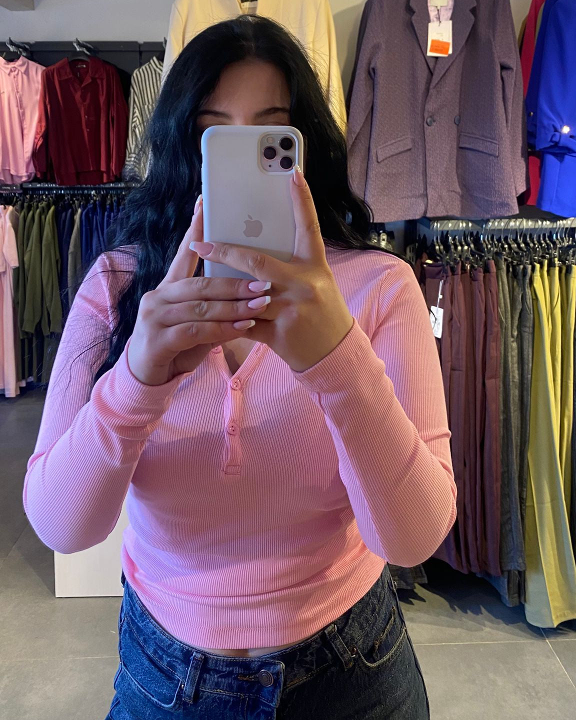 #pembe #bluz #kaşkorse #kadınmoda #günlükkombin #trend #stil #rahatgiyim #fitstil #kombin