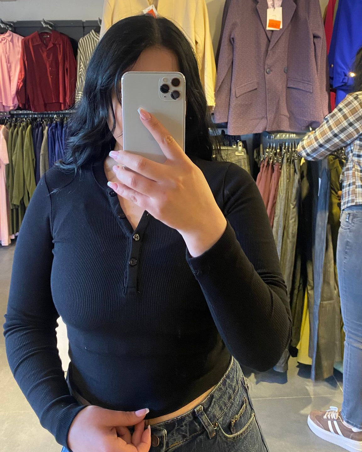 #siyah #bluz #kaşkorse #basicstil #kadınmoda #şıkkombin #trend #stil #günlükkombin #rahatgiyim