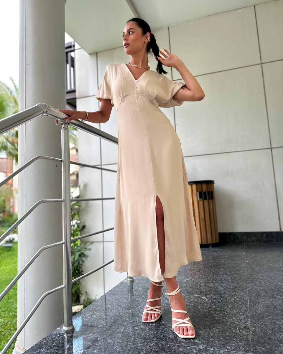 #kremelbise #satenelbise #vyaka #kadınelbise #şıkelbise #davetstili #kadınmoda #fashion #trend #stil