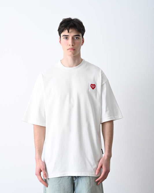 #oversize #beyaz #kalp #heart #unisex #nakışlı #minimal #streetwear #tshirt #trendstil